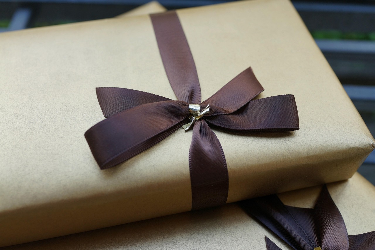Luxury gift wrapping